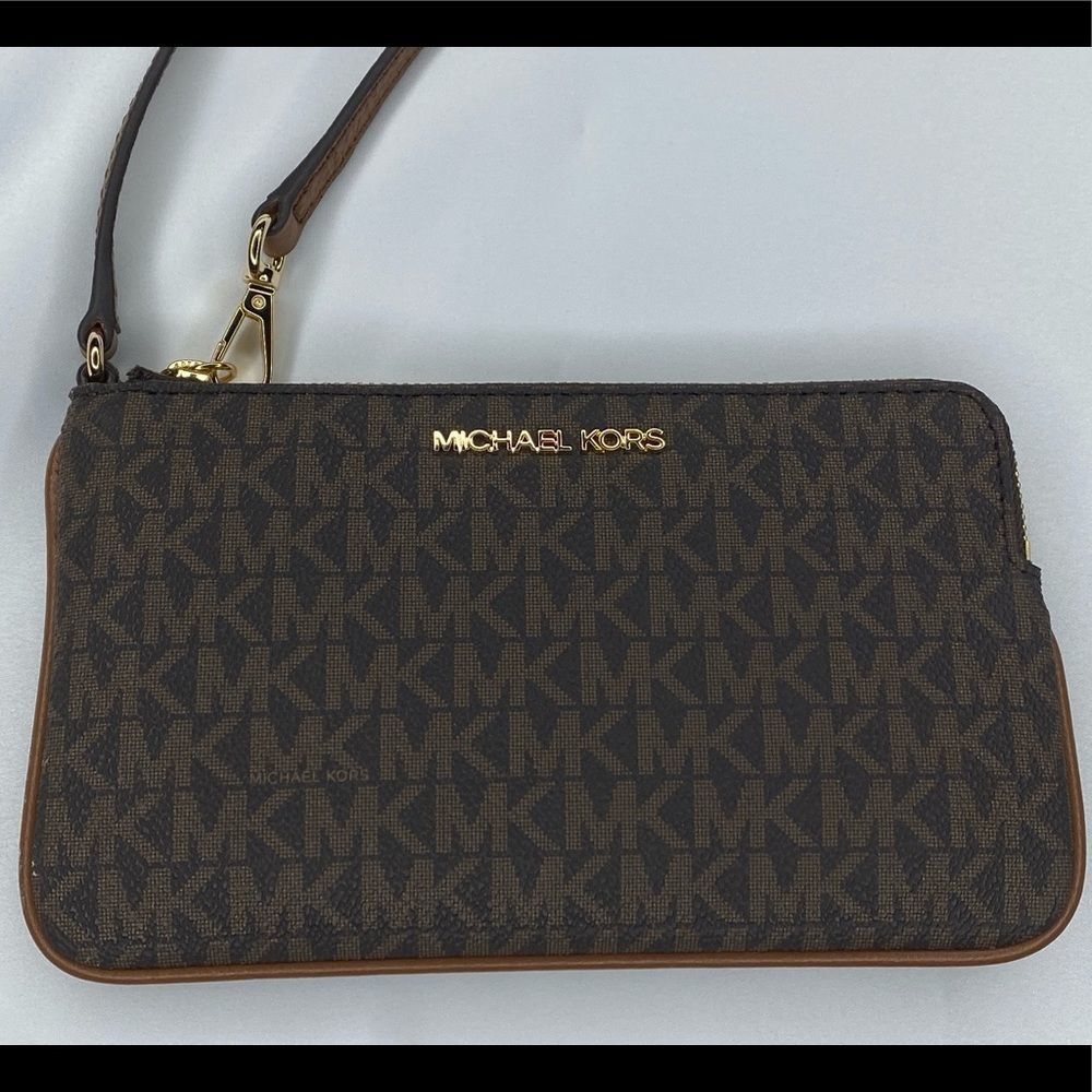 Michael Kors Jet Set Travel Large Logo Wrislet - Picture 5 of 6